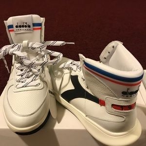 DIADORA’S  Sz: 10.5